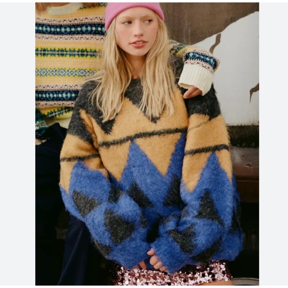 Urban Outfitters BDG Angela Fuzzy Geometric Knit Oversized Sweater Blue Small